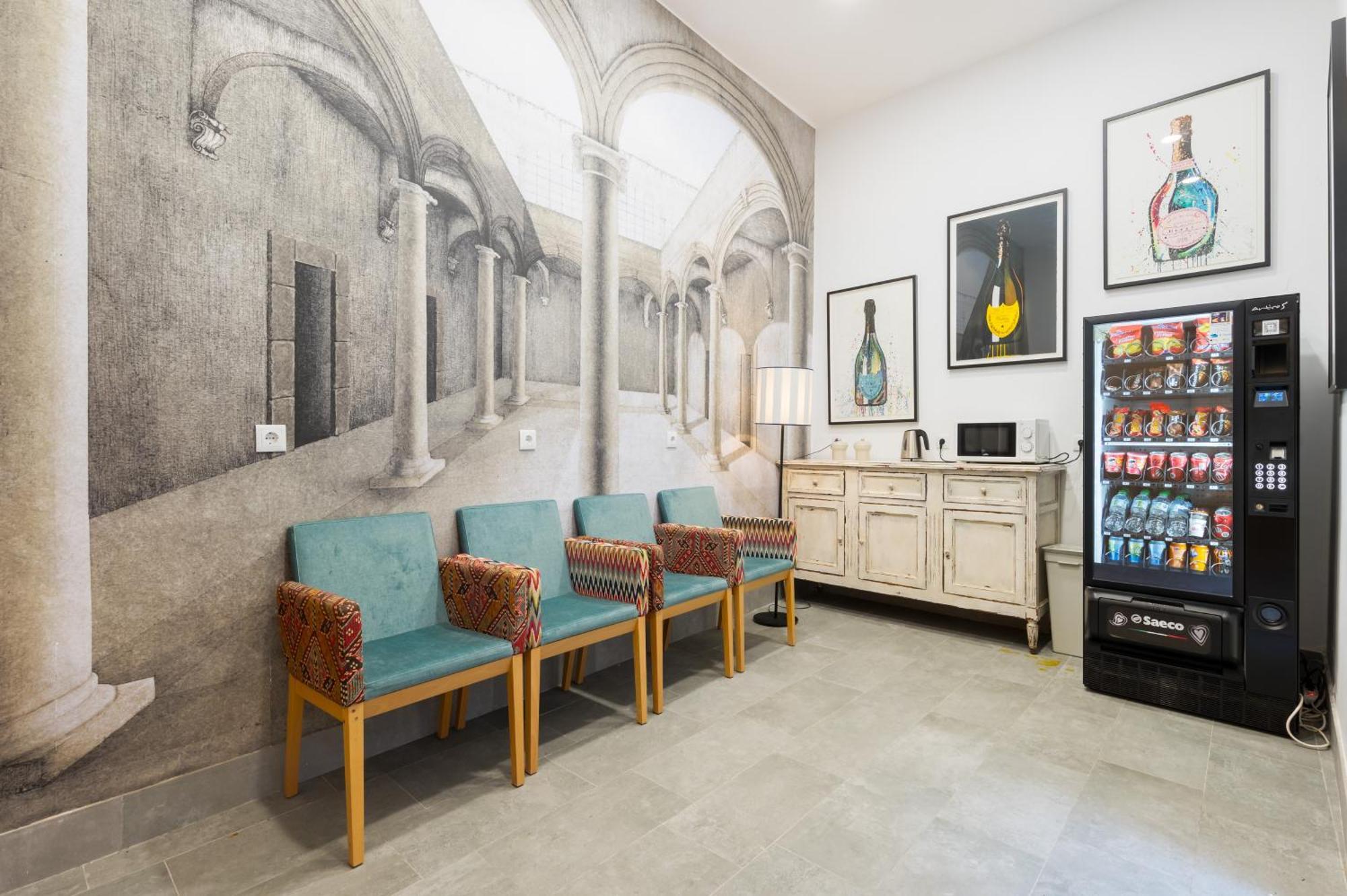 Posada De Los Venerables Sevilla Bagian luar foto