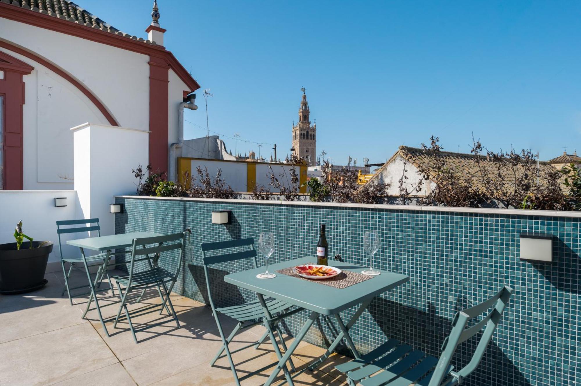 Posada De Los Venerables Sevilla Bagian luar foto